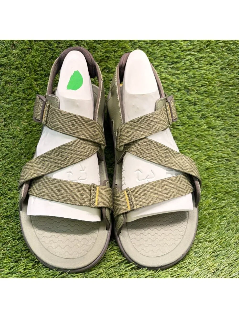 Kuru Current Mens Size 9 Olive Green Gum Beach Walking Outdoor Strappy Sandals
